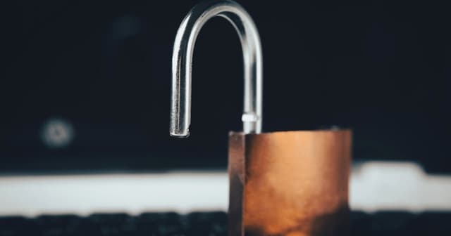 Identity migration playbooks without forcing password resets